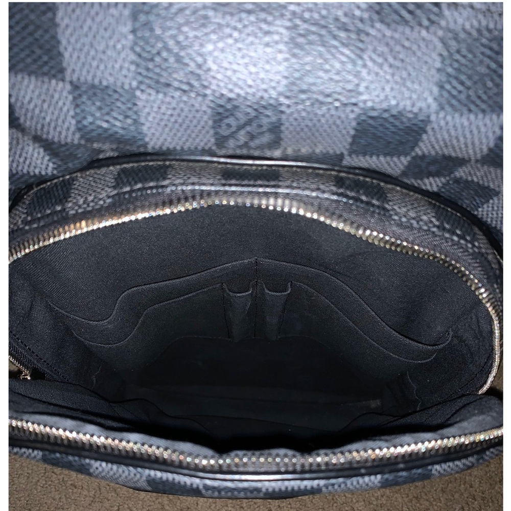 ❌SOLD❌The LV Michael in Damier Graphite 🎒 - Picture 3 of 8